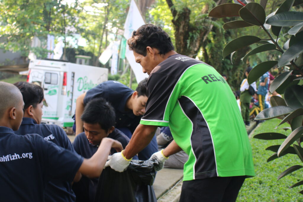 Aksi Bersih Itu Sehat Dan Dapur Keliling Meramaikan Milad 30 Tahun