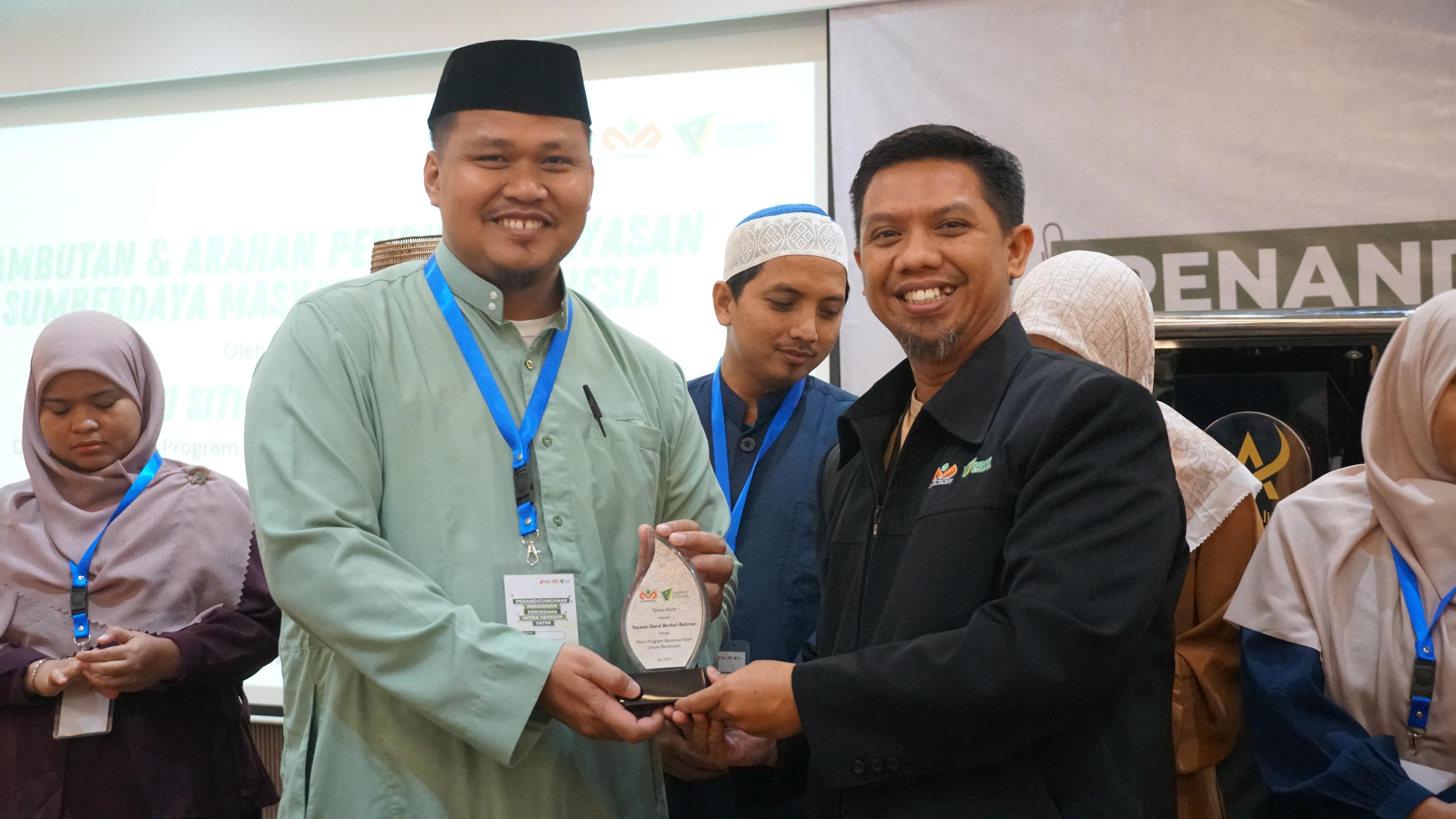 Sinergi LPM Dompet Dhuafa dan Mitra, Wujudkan Program Beasiswa Yatim